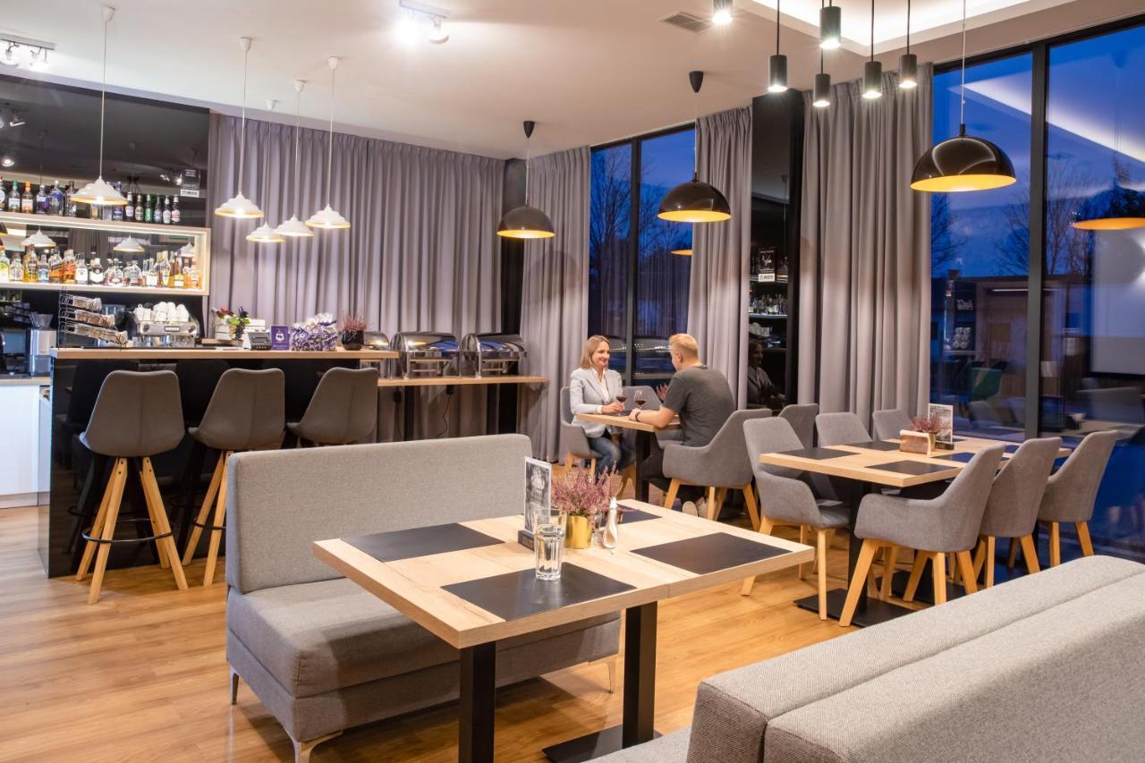 Holistic Hotell Solec-Zdrój Exteriör bild