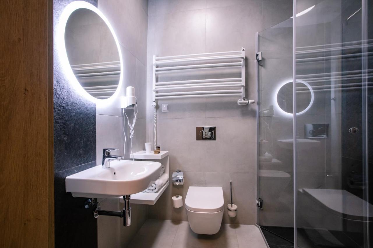 Holistic Hotell Solec-Zdrój Exteriör bild